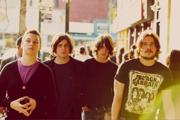 Bah “Humbug,” Arctic Monkeys releases its third record - CollegeTimes